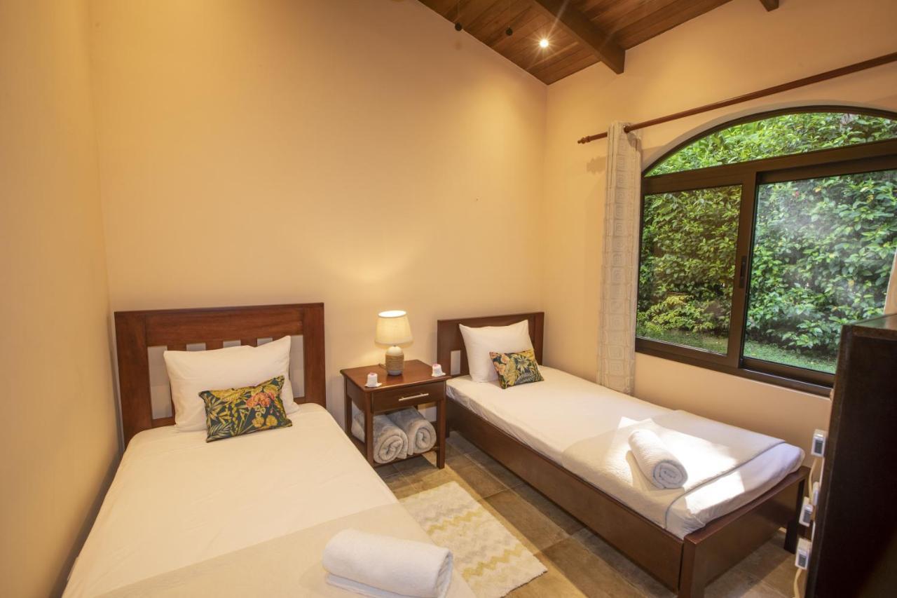 "Hana'S Celeste Retreat" Large Modern Villa Sleeps 6 On 20 Acres Of Nature! Бійягуа Екстер'єр фото