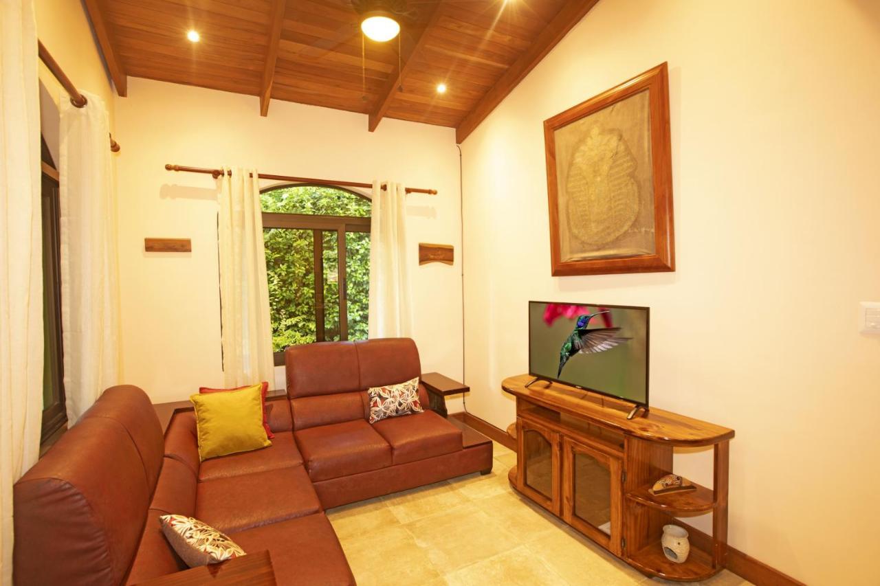 "Hana'S Celeste Retreat" Large Modern Villa Sleeps 6 On 20 Acres Of Nature! Бійягуа Екстер'єр фото
