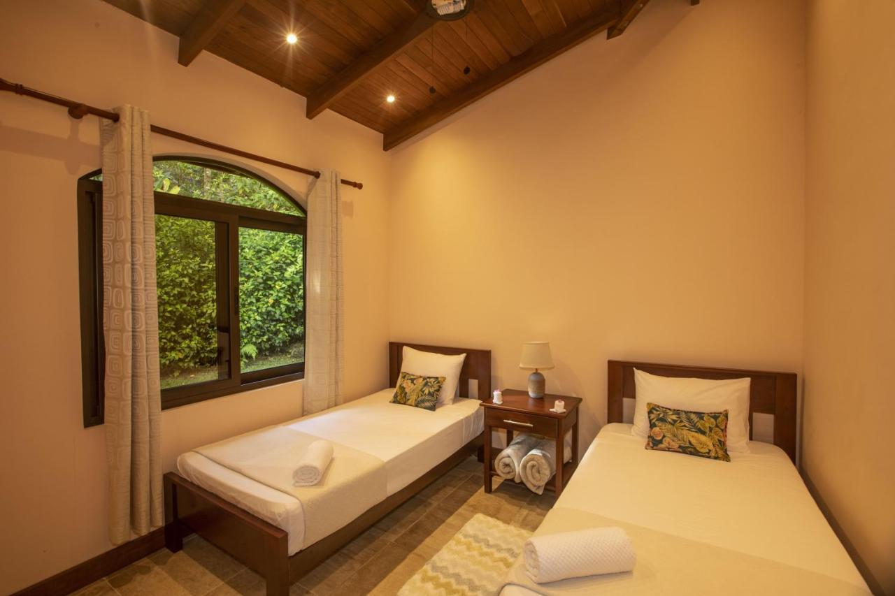 "Hana'S Celeste Retreat" Large Modern Villa Sleeps 6 On 20 Acres Of Nature! Бійягуа Екстер'єр фото